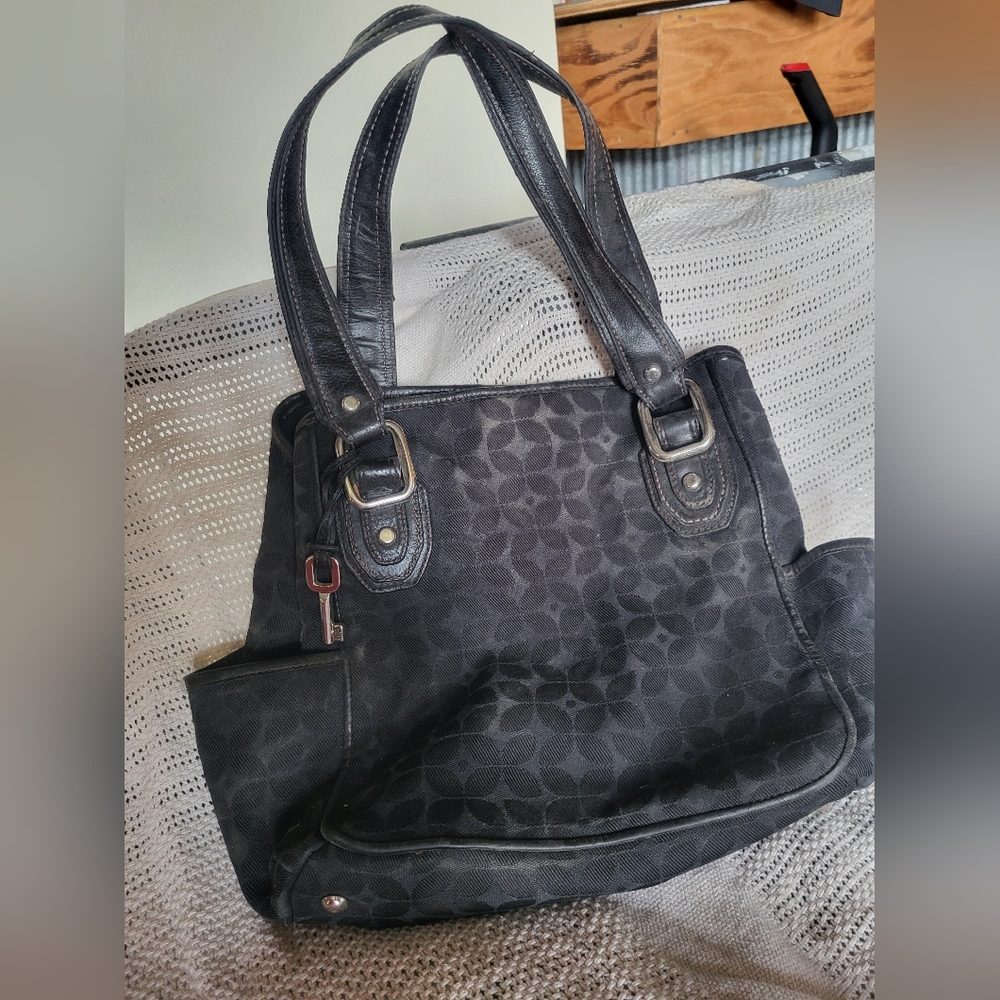 Fossil purse